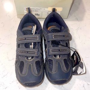 Brand New GEOX Boys Mesh Sneakers Size US 12 kids